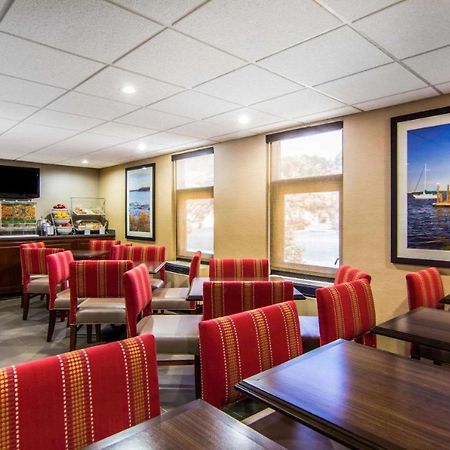 Mulberry Inn Newport News Exteriör bild